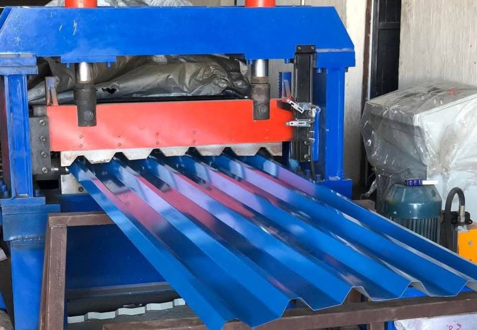 صفائح حديدية بسماكات متنوعة